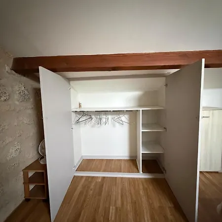 Cozy 1-bedroom 2 Minutes From Stalingrad Private Parking Burdeos
