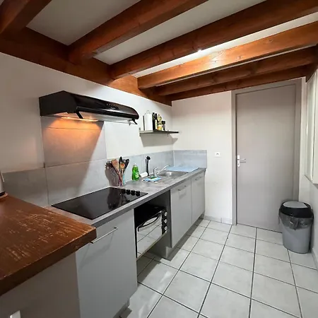 Cozy 1-bedroom 2 Minutes From Stalingrad Private Parking Apartamento *