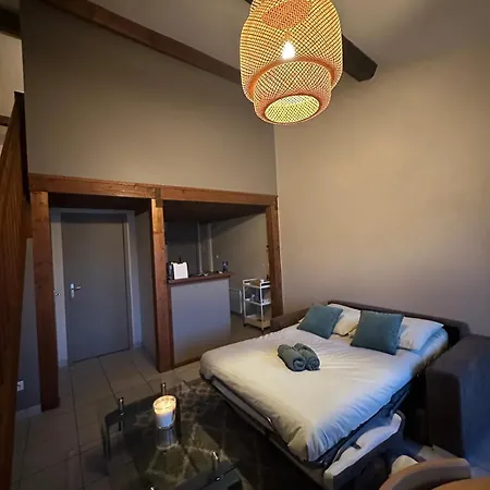 Apartman Cozy 1-bedroom 2 Minutes From Stalingrad Private Parking