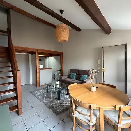 Apartman Cozy 1-bedroom 2 Minutes From Stalingrad Private Parking