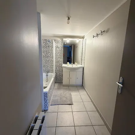 Cozy 1-bedroom 2 Minutes From Stalingrad Private Parking *